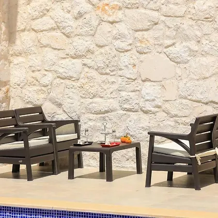 Kasli 2 Villa